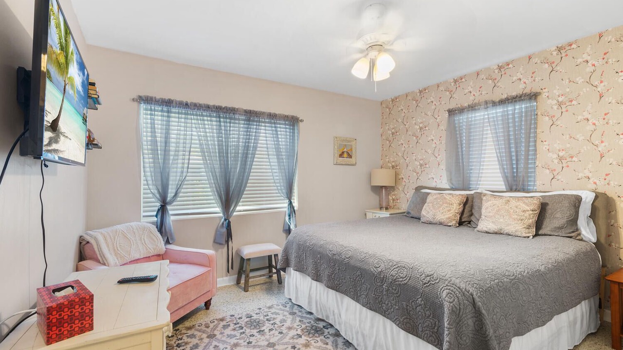 Photo of Bedroom in Parrot Cove