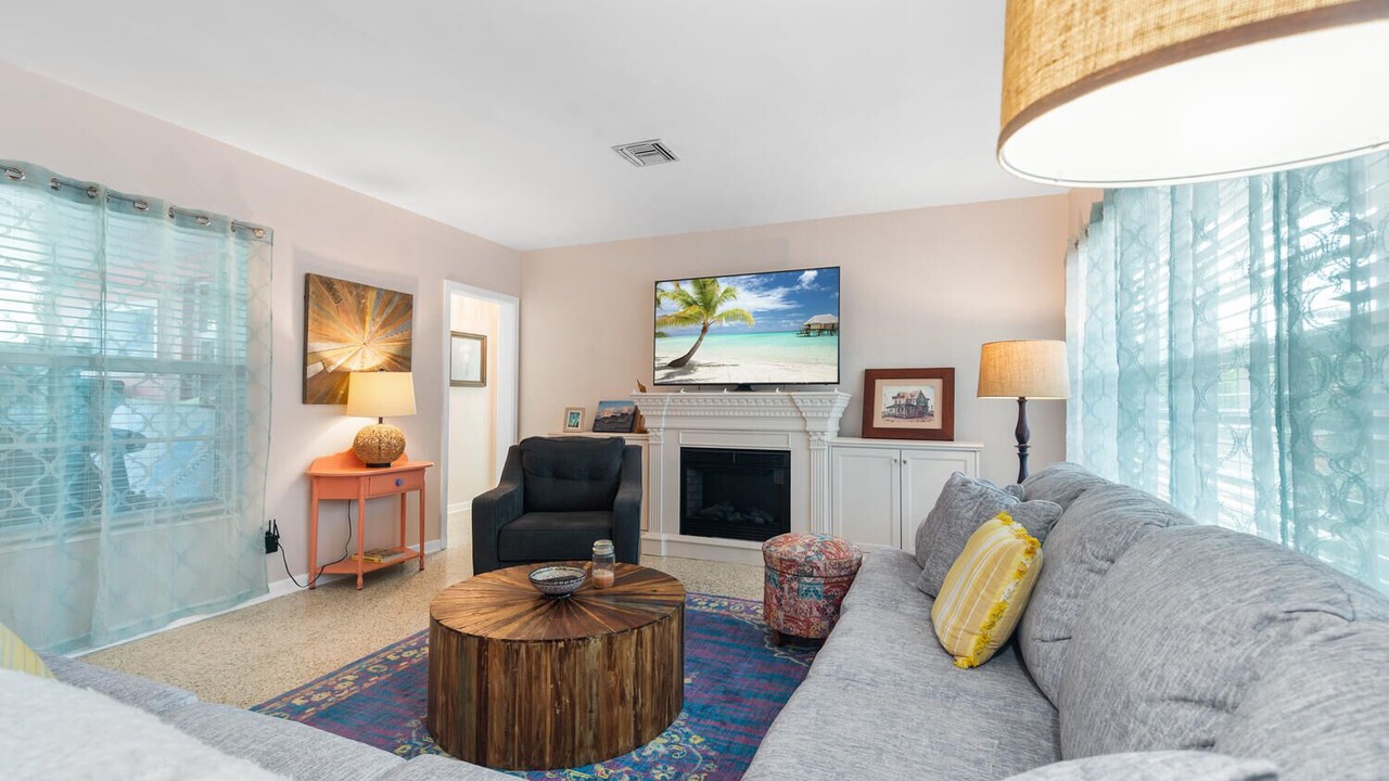 Photo of Livingroom in Parrot Cove