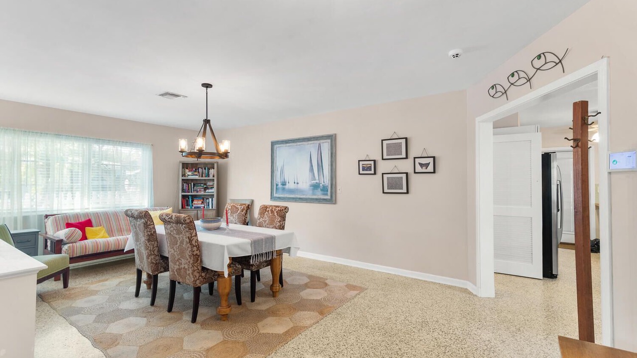 Photo of Livingroom in Parrot Cove