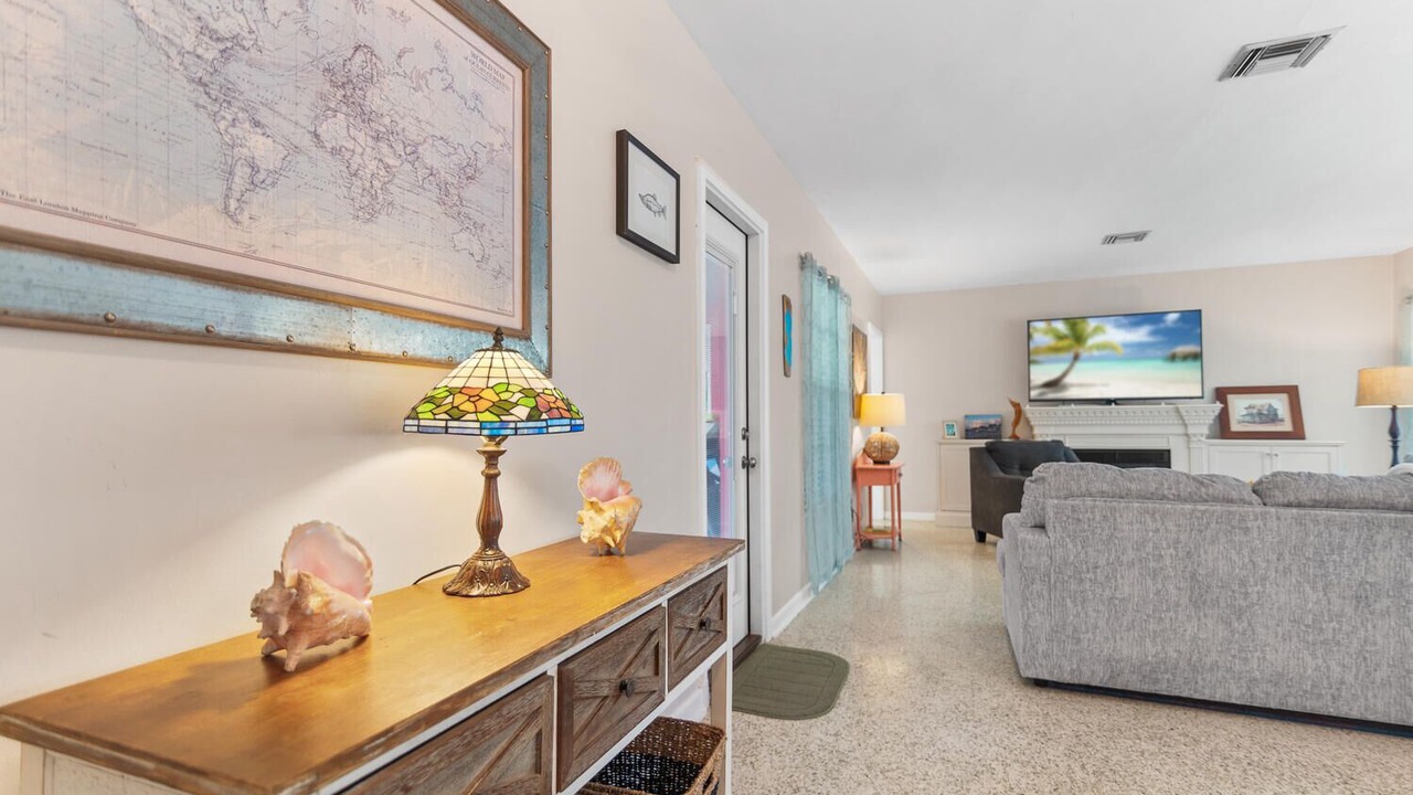 Photo of Livingroom in Parrot Cove