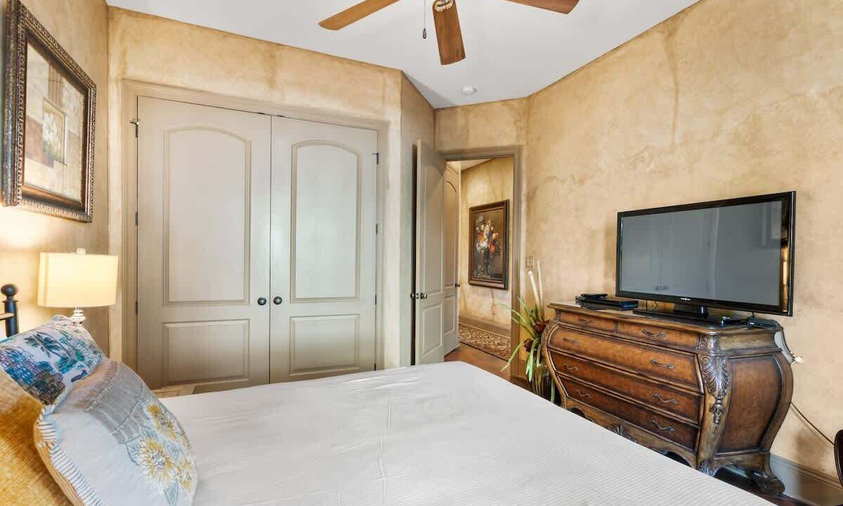 Photo of Bedroom in St. Tropez