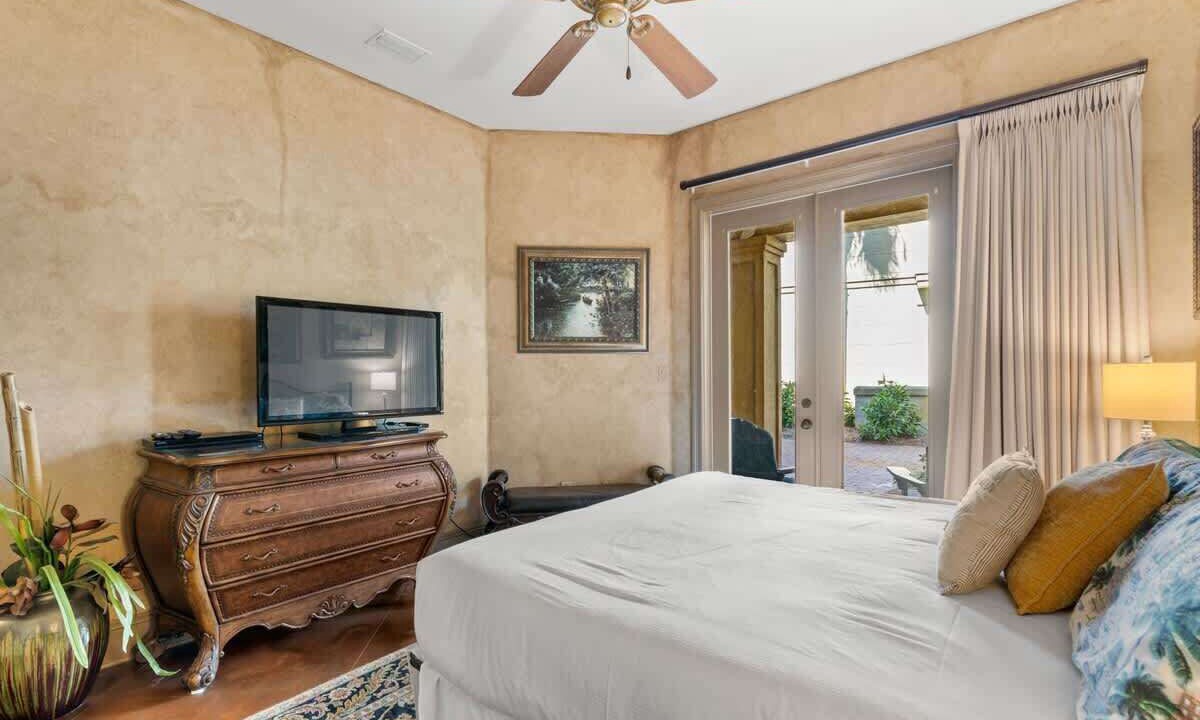Photo of Bedroom in St. Tropez