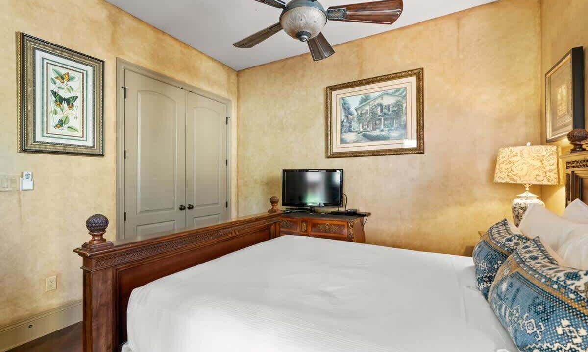 Photo of Bedroom in St. Tropez