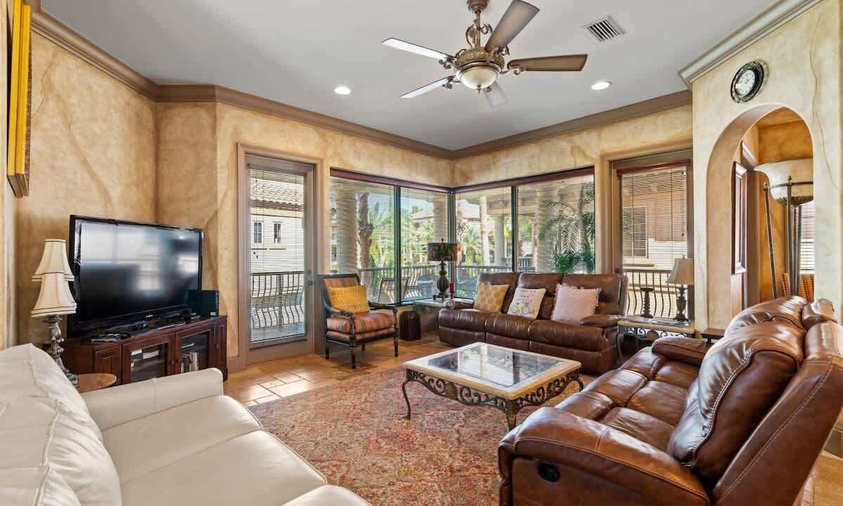 Photo of Livingroom in St. Tropez