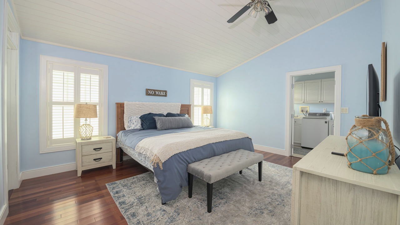Photo of Bedroom in Bokeelia