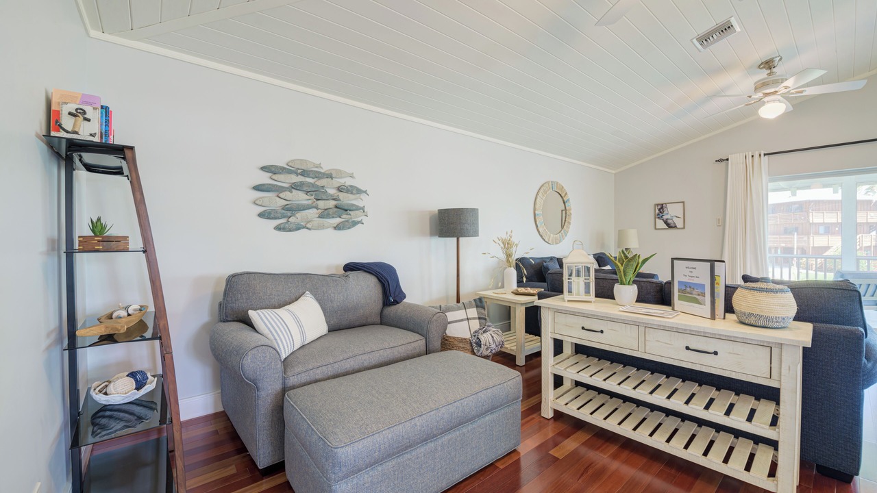 Photo of Livingroom in Bokeelia