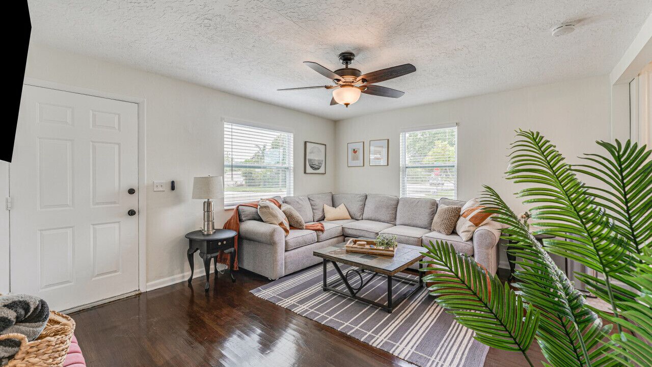 Photo of Livingroom in Disston Heights