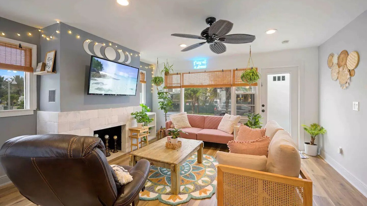 Photo of Livingroom in Hollywood