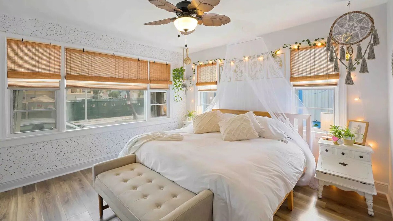 Photo of Bedroom in Hollywood