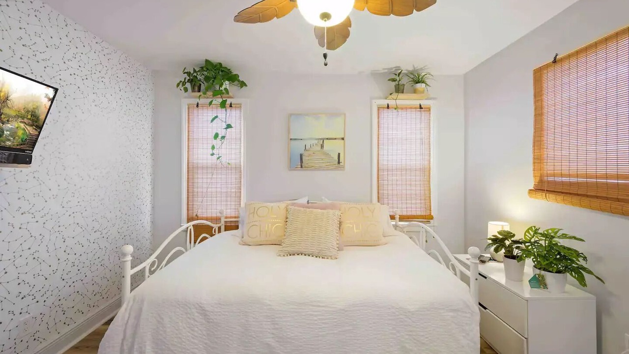Photo of Bedroom in Hollywood
