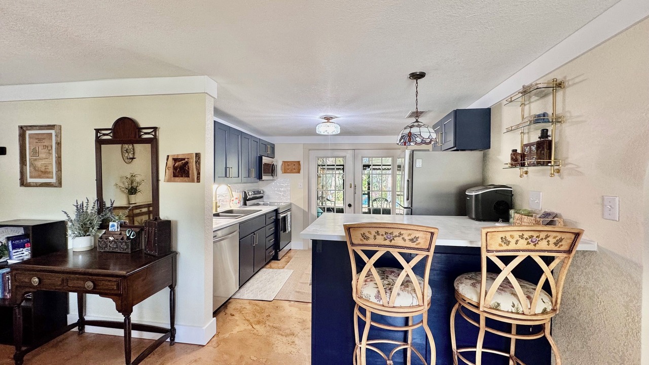 Photo of Kitchen in Weeki Wachee Gardens