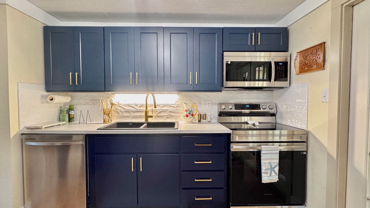 Photo of Kitchen in Weeki Wachee Gardens