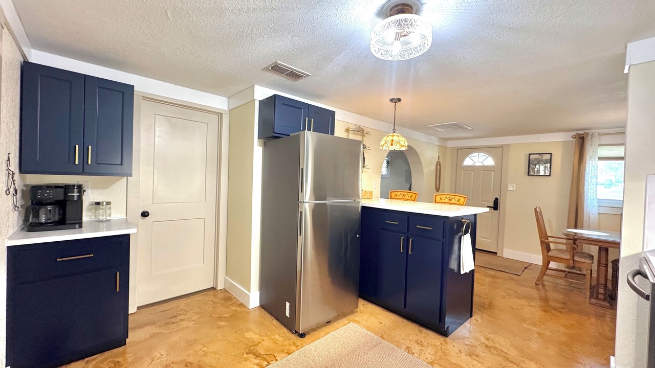 Photo of Kitchen in Weeki Wachee Gardens