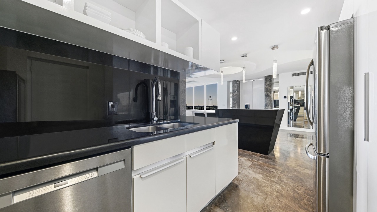 Photo of Kitchen in Hollywood South Central Beach