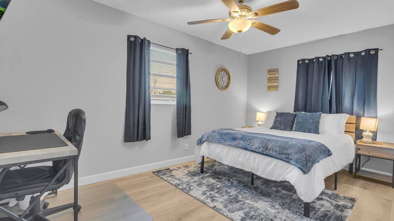 Photo of Bedroom in Sandalwood