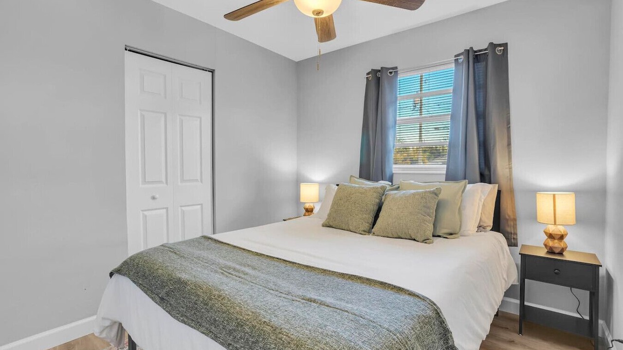 Photo of Bedroom in Sandalwood