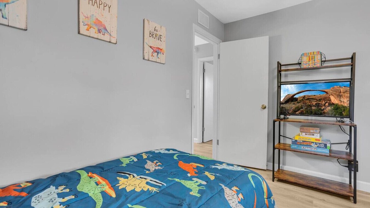 Photo of Bedroom in Sandalwood