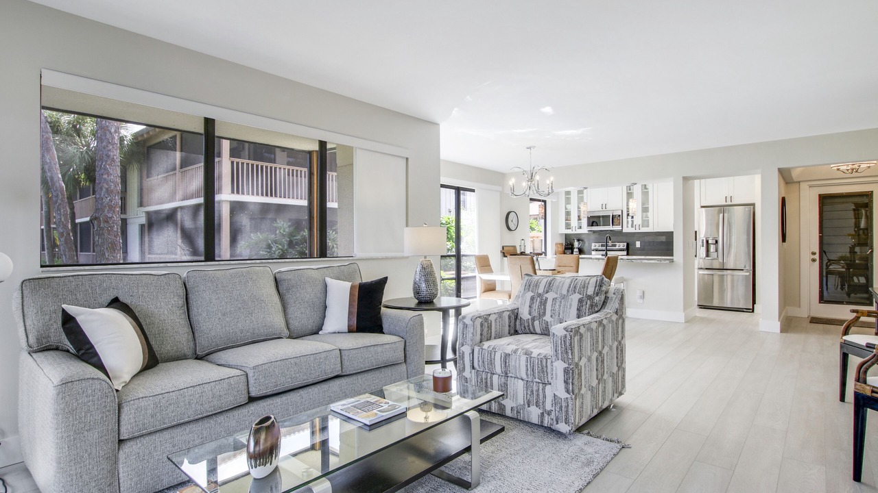 Photo of Livingroom in Hunt Club