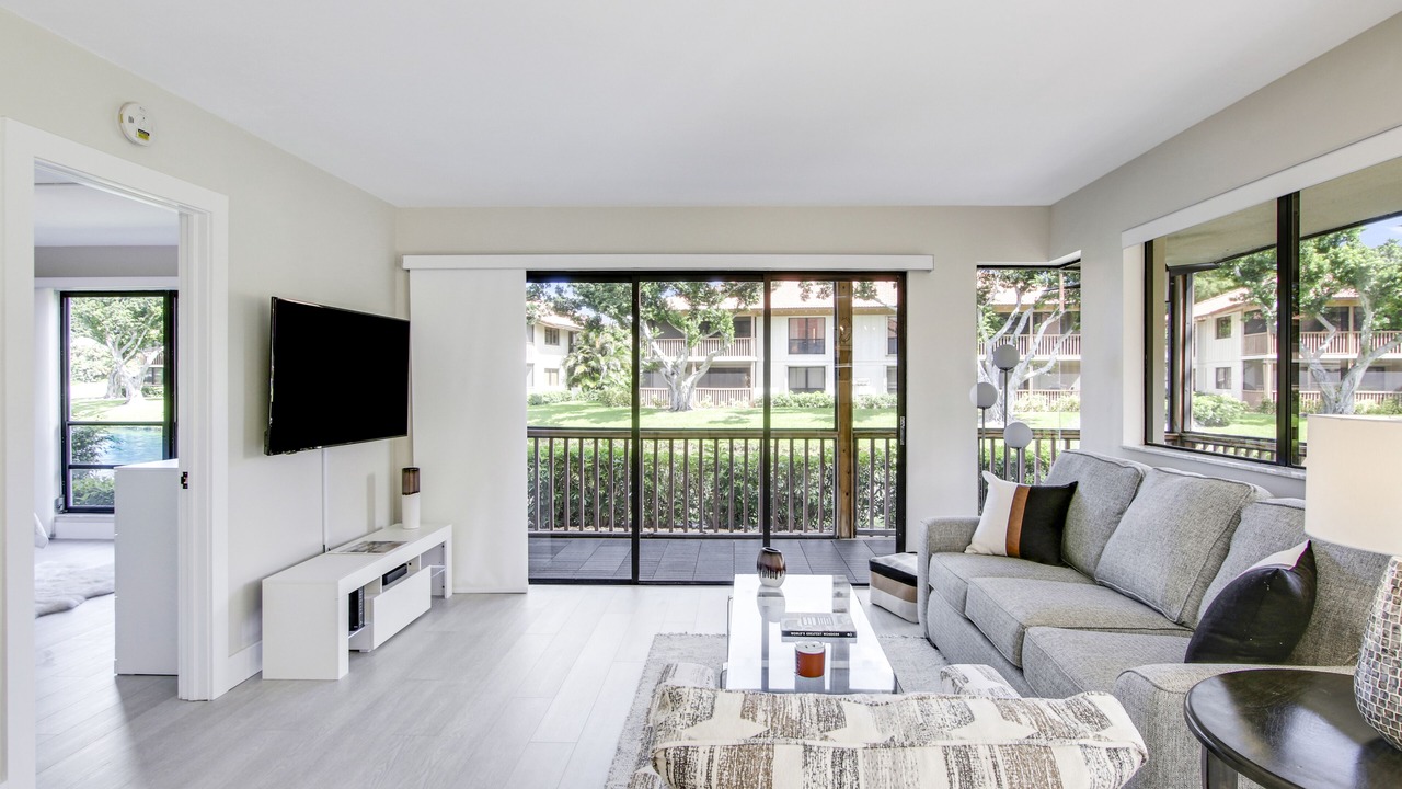 Photo of Livingroom in Hunt Club
