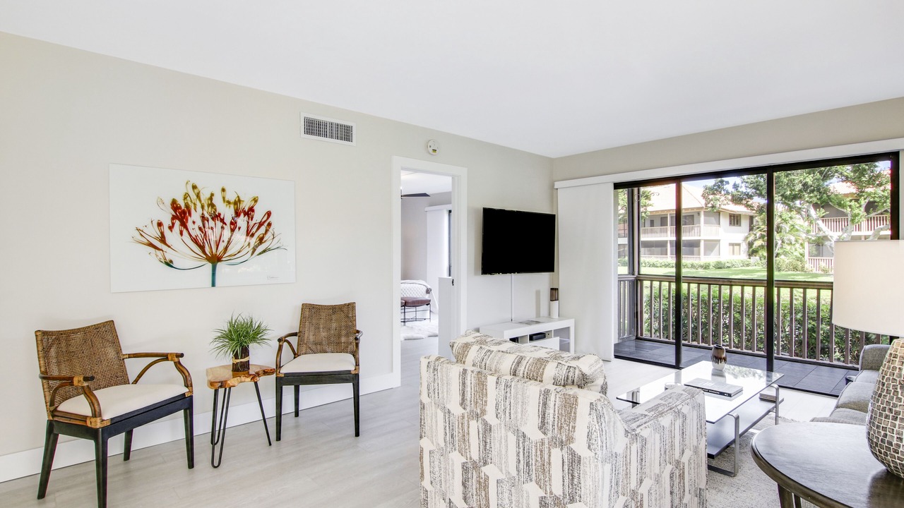 Photo of Livingroom in Hunt Club