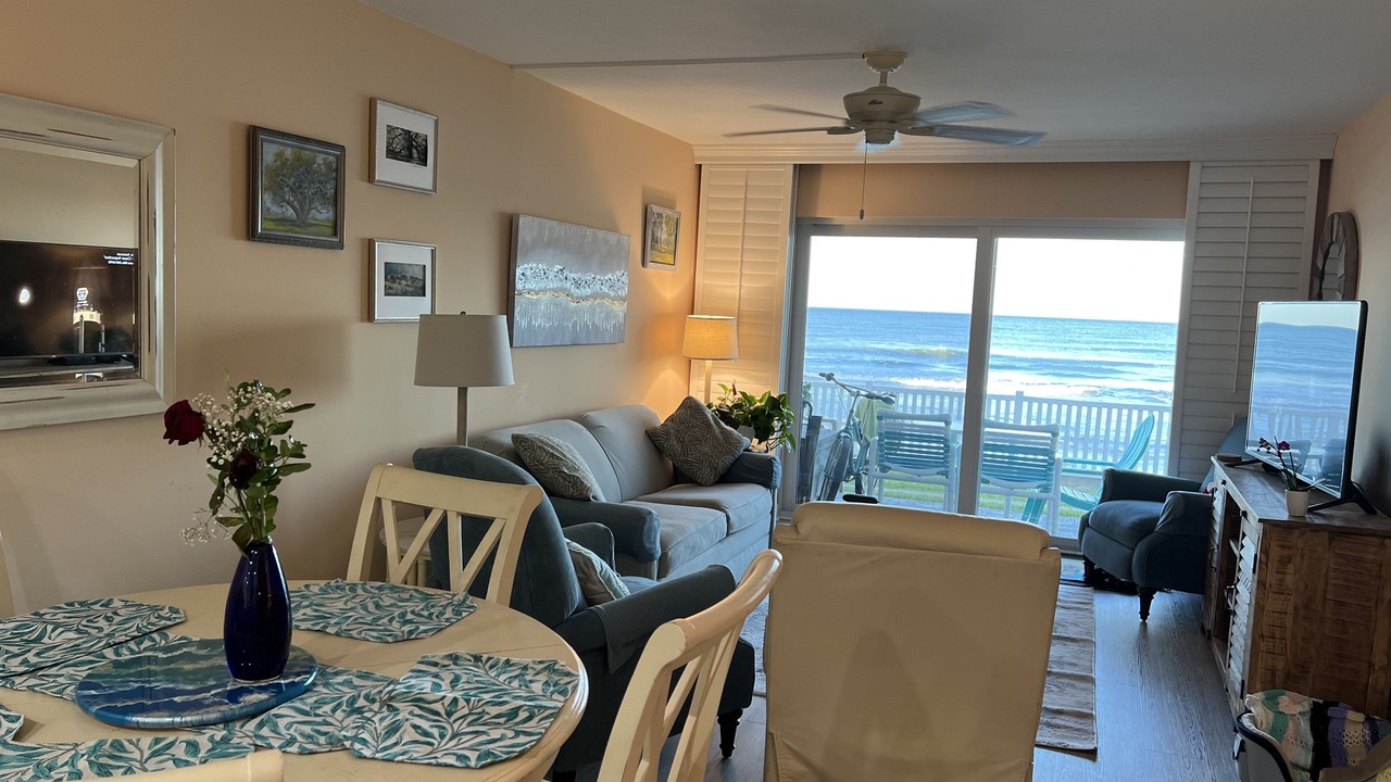Photo of Livingroom in Point East