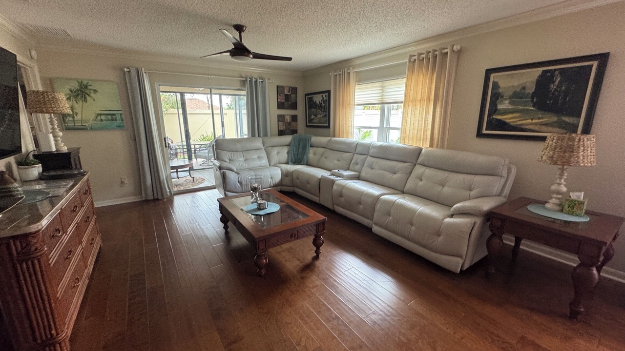 Photo of Livingroom in Mallory Square