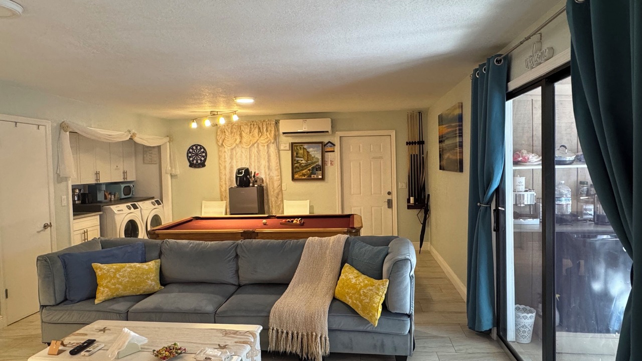 Photo of Livingroom in BallenIsles