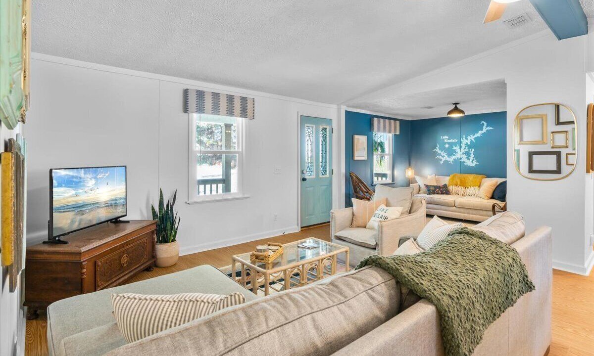 Photo of Livingroom in Hardwick