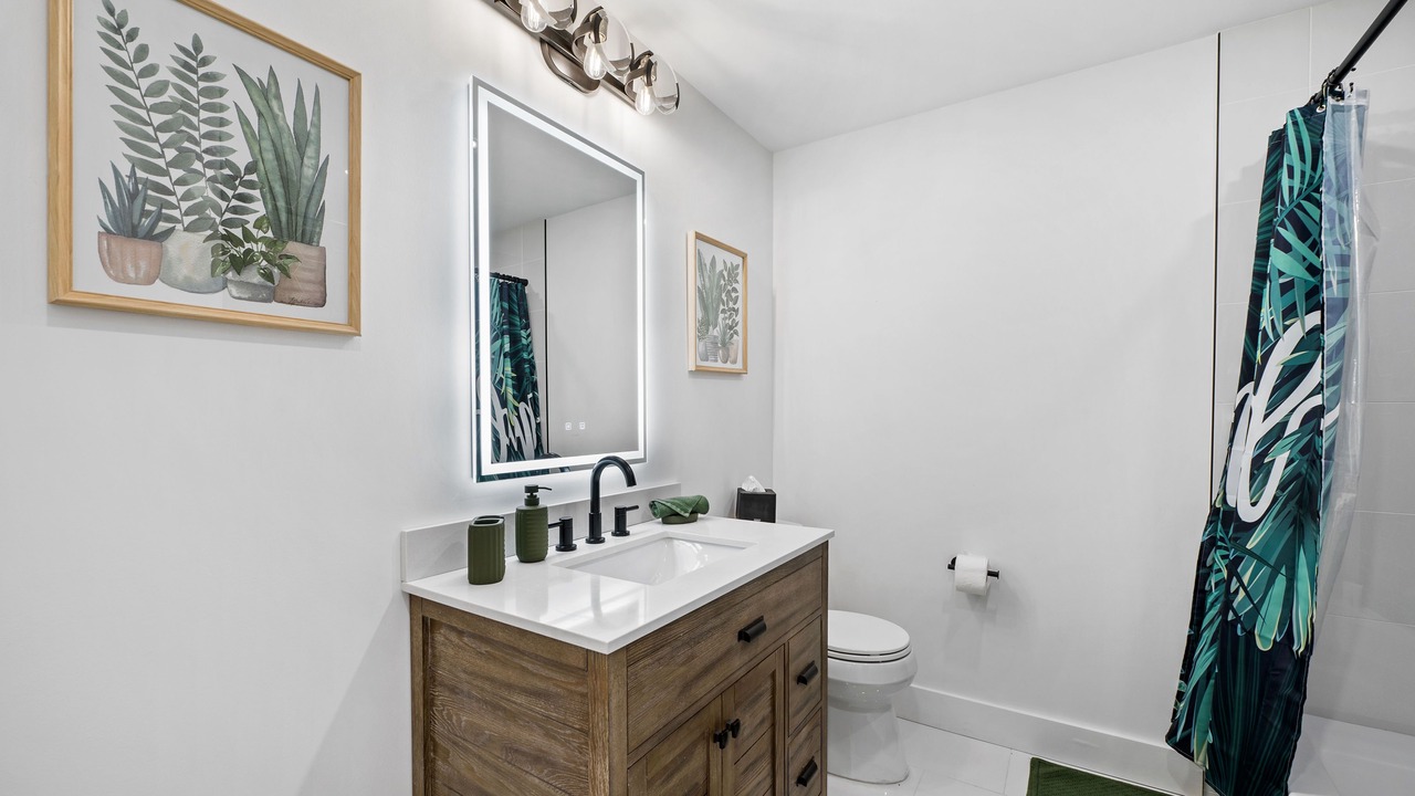 Photo of Bathroom in South Gate Ridge