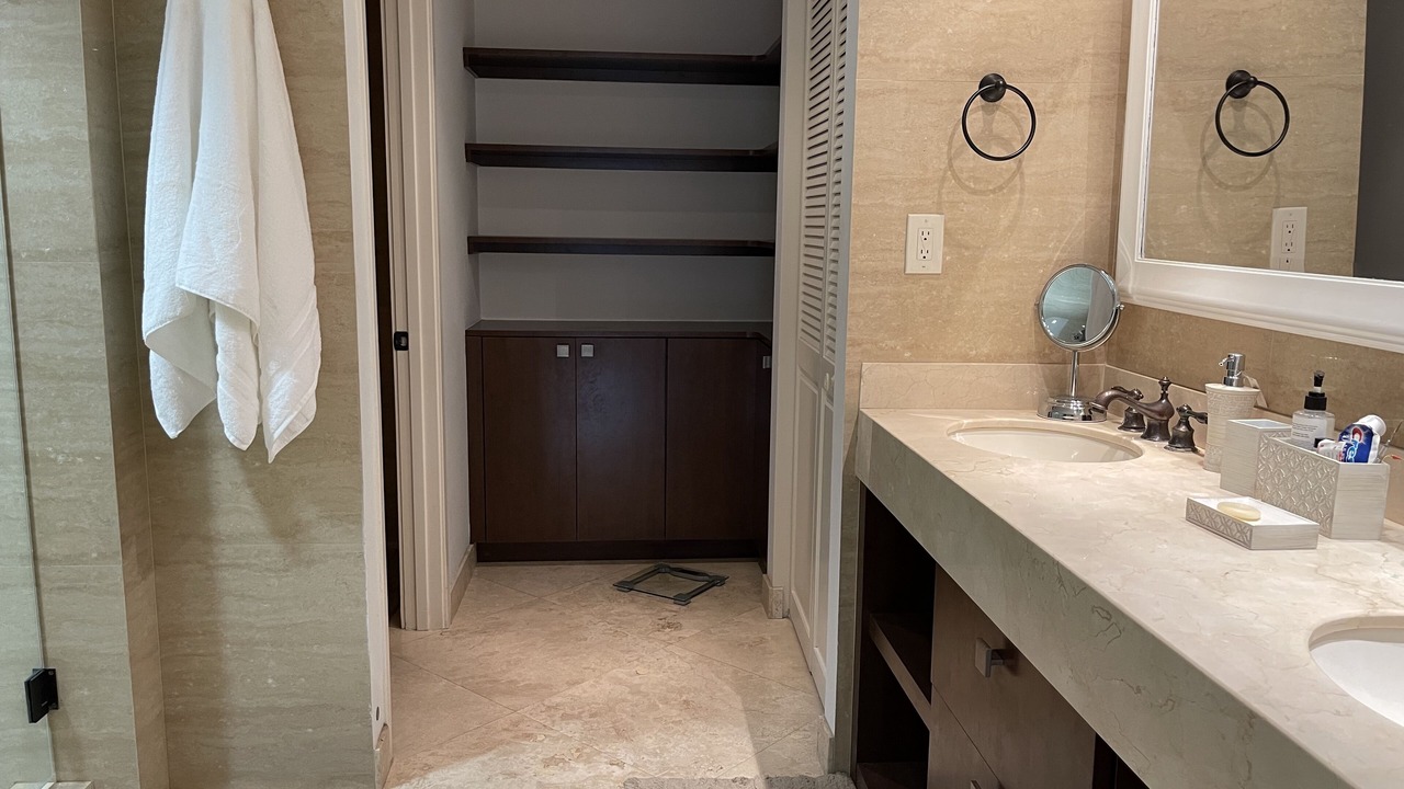 Photo of Bathroom in Key Biscayne