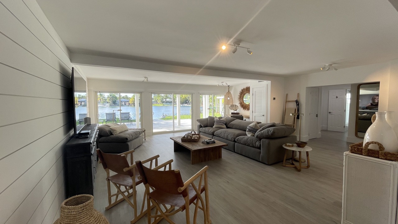 Photo of Livingroom in Ludlam