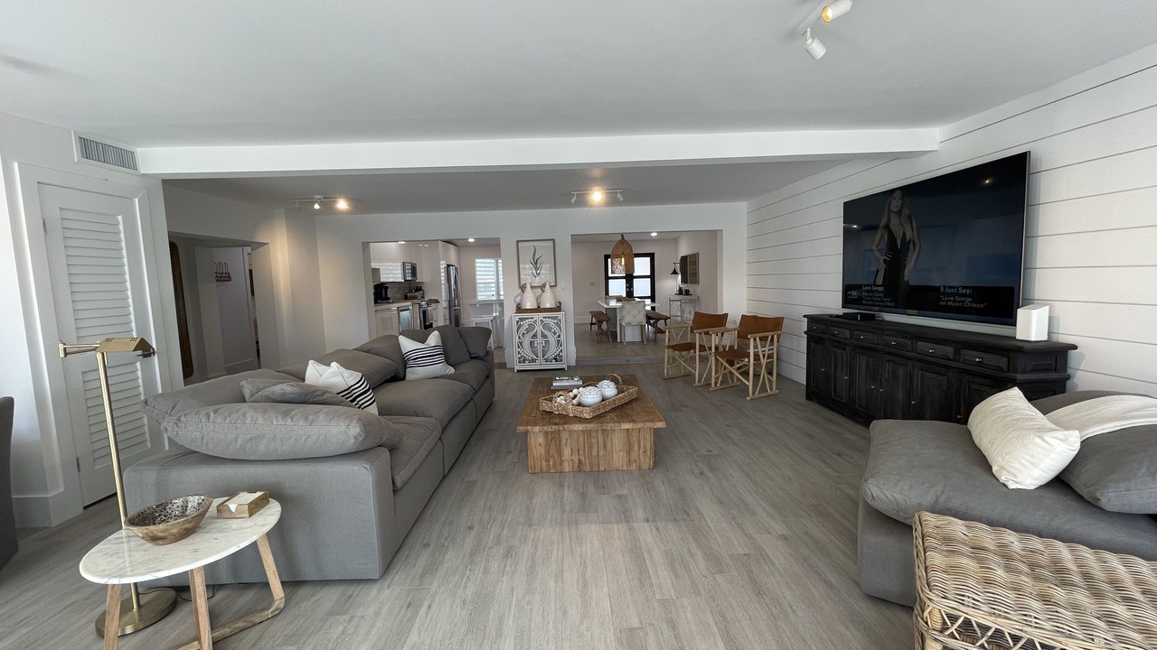 Photo of Livingroom in Ludlam