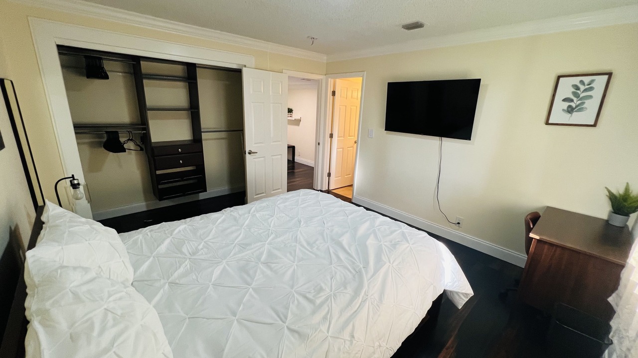 Photo of Bedroom in Coconut Creek