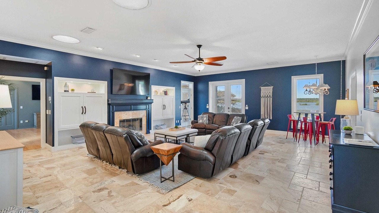 Photo of Livingroom in Crescent Beach