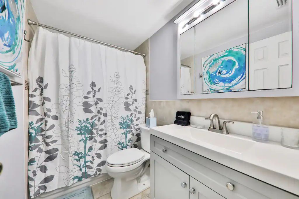 Photo of Bathroom in Largo