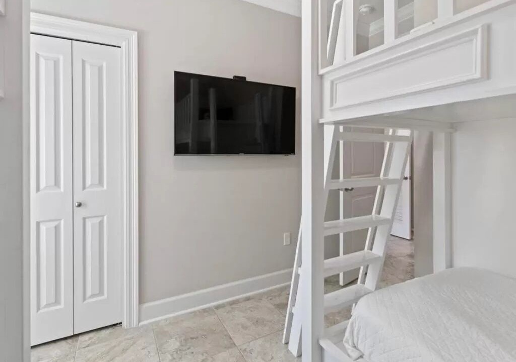 Photo of Bedroom in Miramar Beach