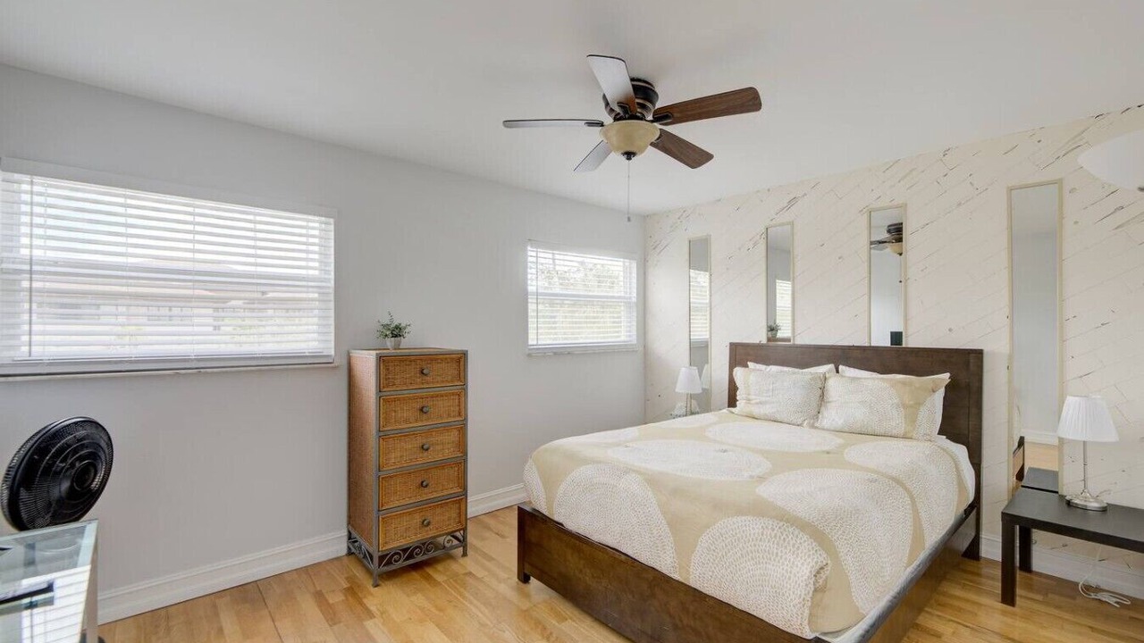 Photo of Bedroom in Coral Ridge
