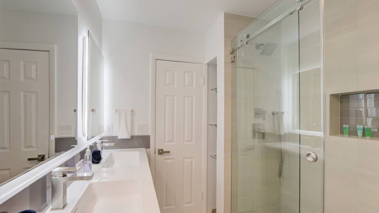 Photo of Bathroom in Coral Ridge
