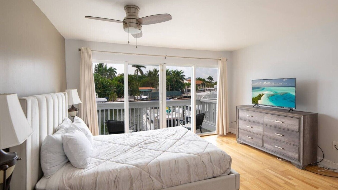 Photo of Bedroom in Coral Ridge