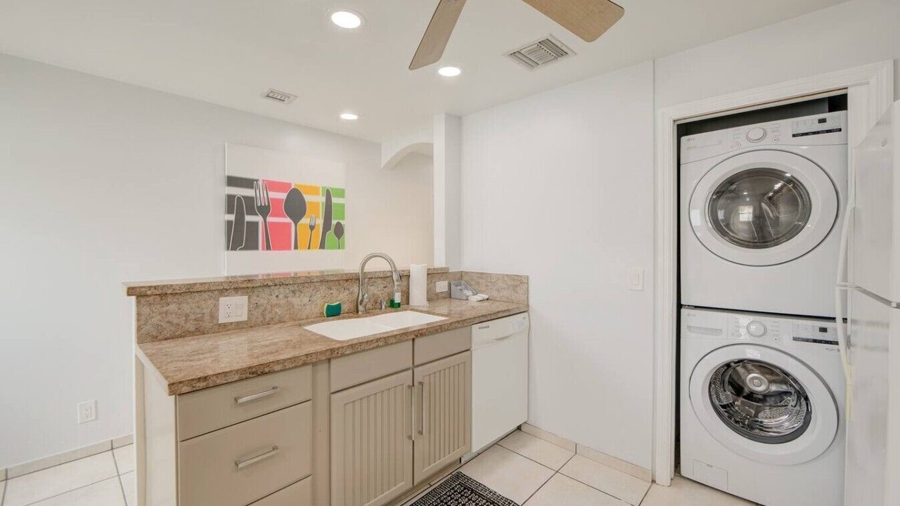 Photo of Bathroom in Coral Ridge