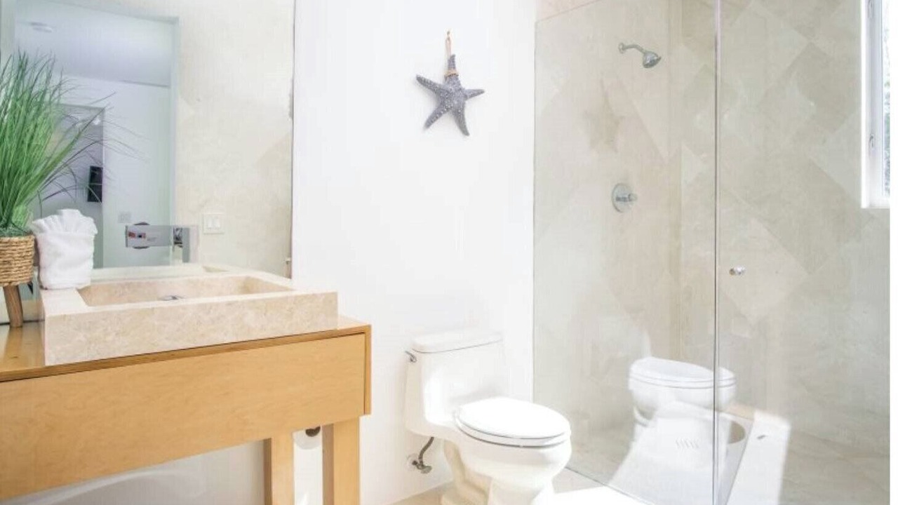 Photo of Bathroom in Marathon