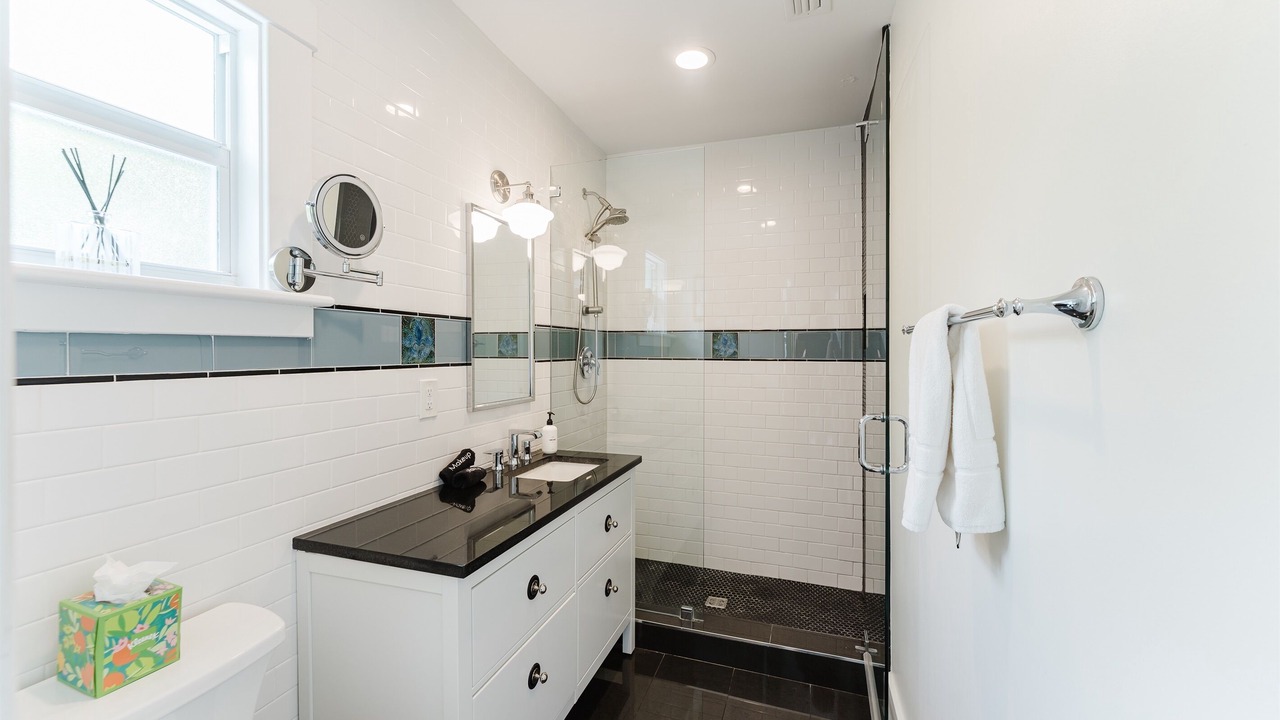 Photo of Bathroom in Flamingo Parks
