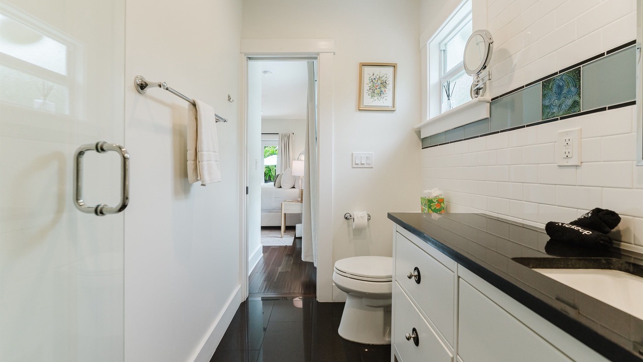 Photo of Bathroom in Flamingo Parks