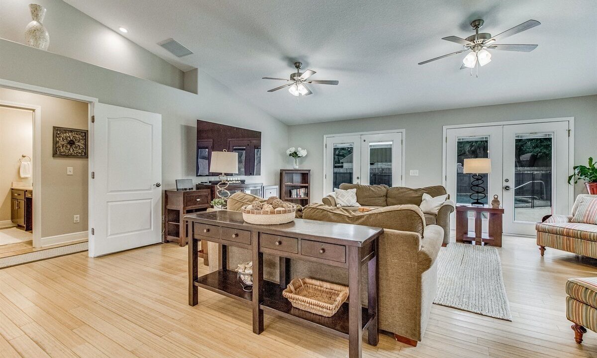 Photo of Livingroom in Pensacola