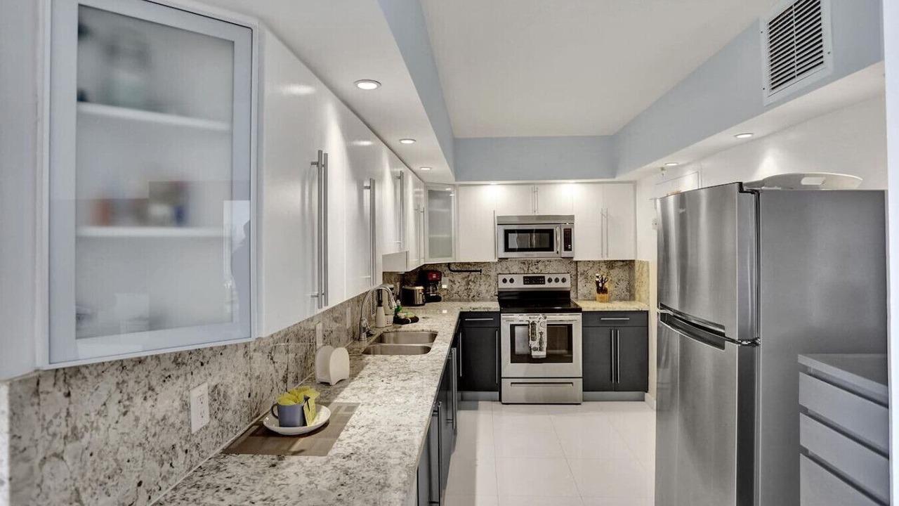 Photo of Kitchen in Hollywood South Central Beach