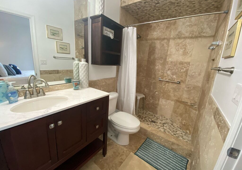 Photo of Bathroom in Holiday Isle