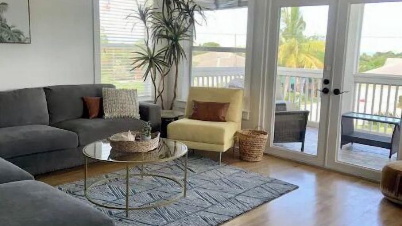 Photo of Livingroom in Jensen Beach