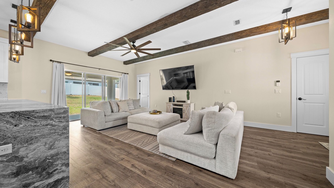 Photo of Livingroom in Spring Hill