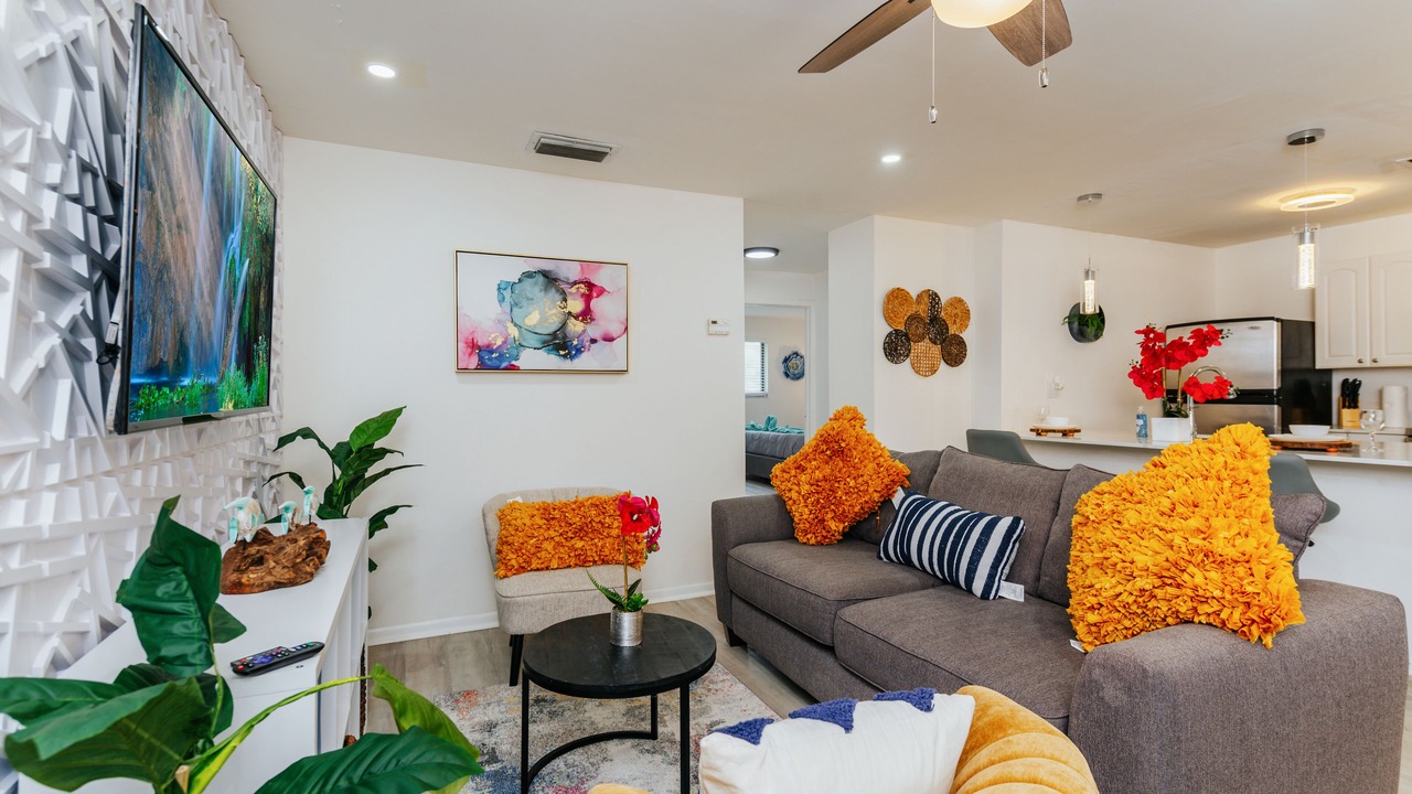 Photo of Livingroom in Middle River Terrace