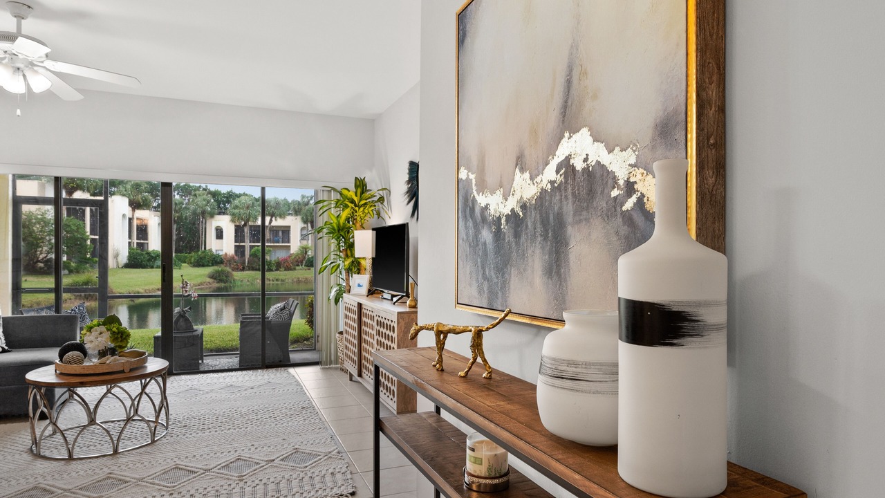 Photo of Livingroom in Central Naples